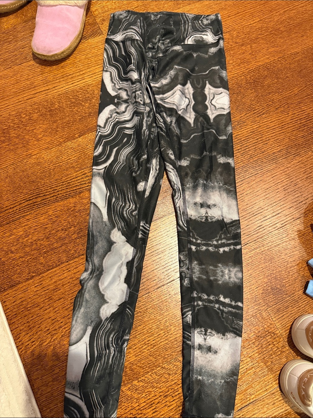 Alo black and gray leggings